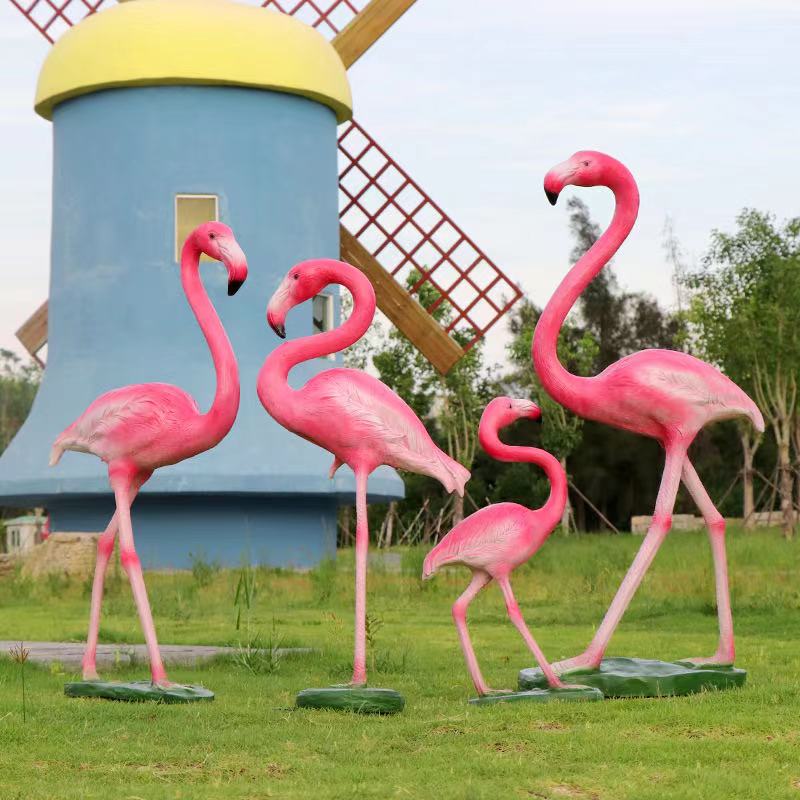 4 фламинго