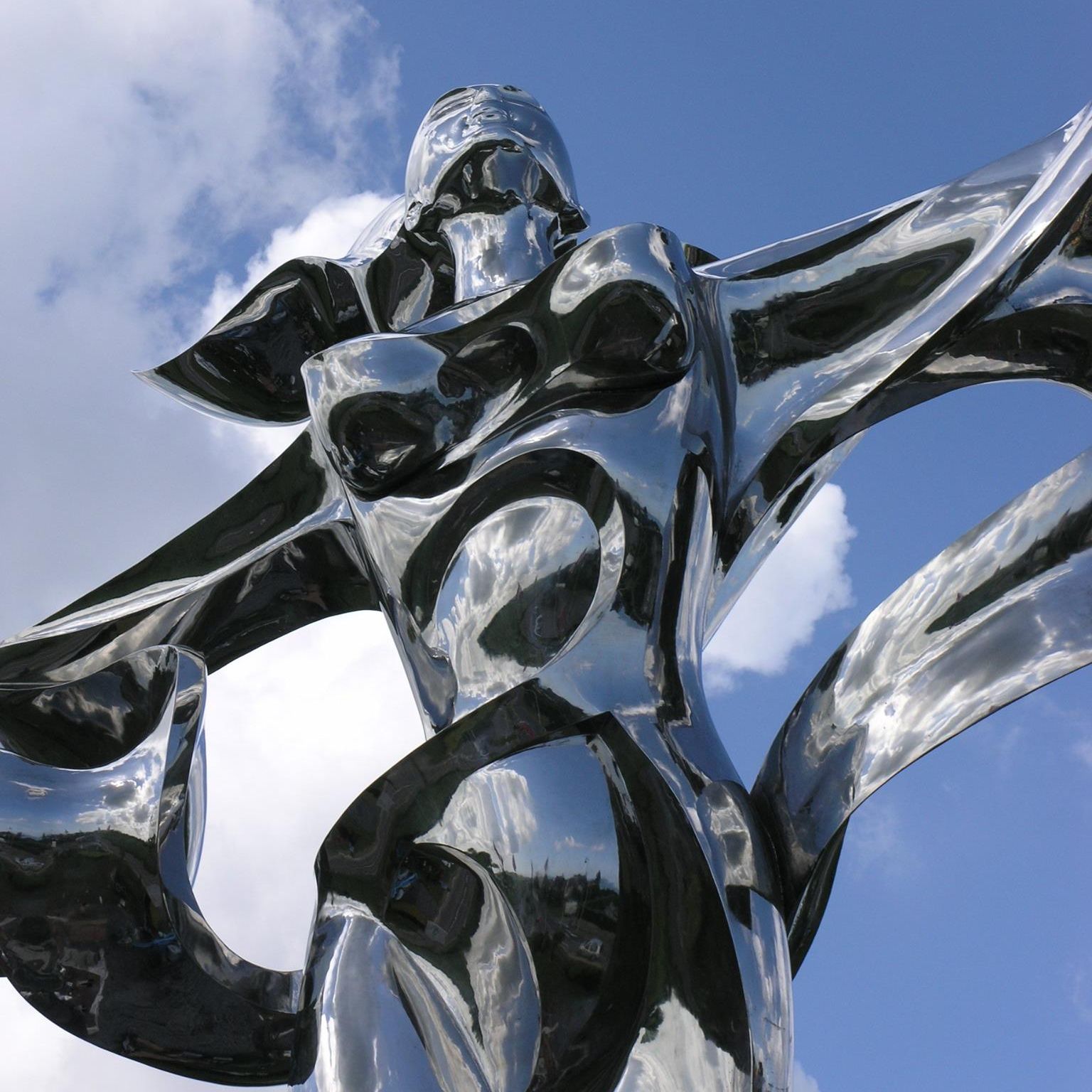 steel character sculpture (1)(1)